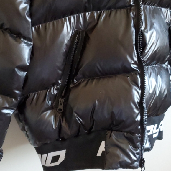 Pyramid Black Bubble Jacket - Picture 5 of 7